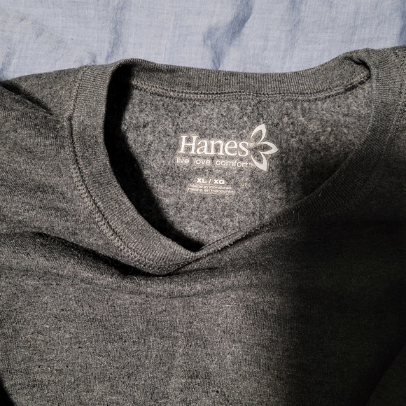 Hanes Grey Sweatshirt - Picture 2 of 3